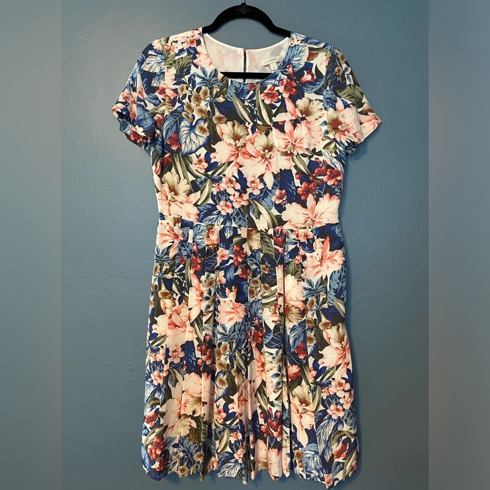 J Crew 100% Silk Dress, blue pink floral print. Fit & Flair. Short sleeve. Sz 10